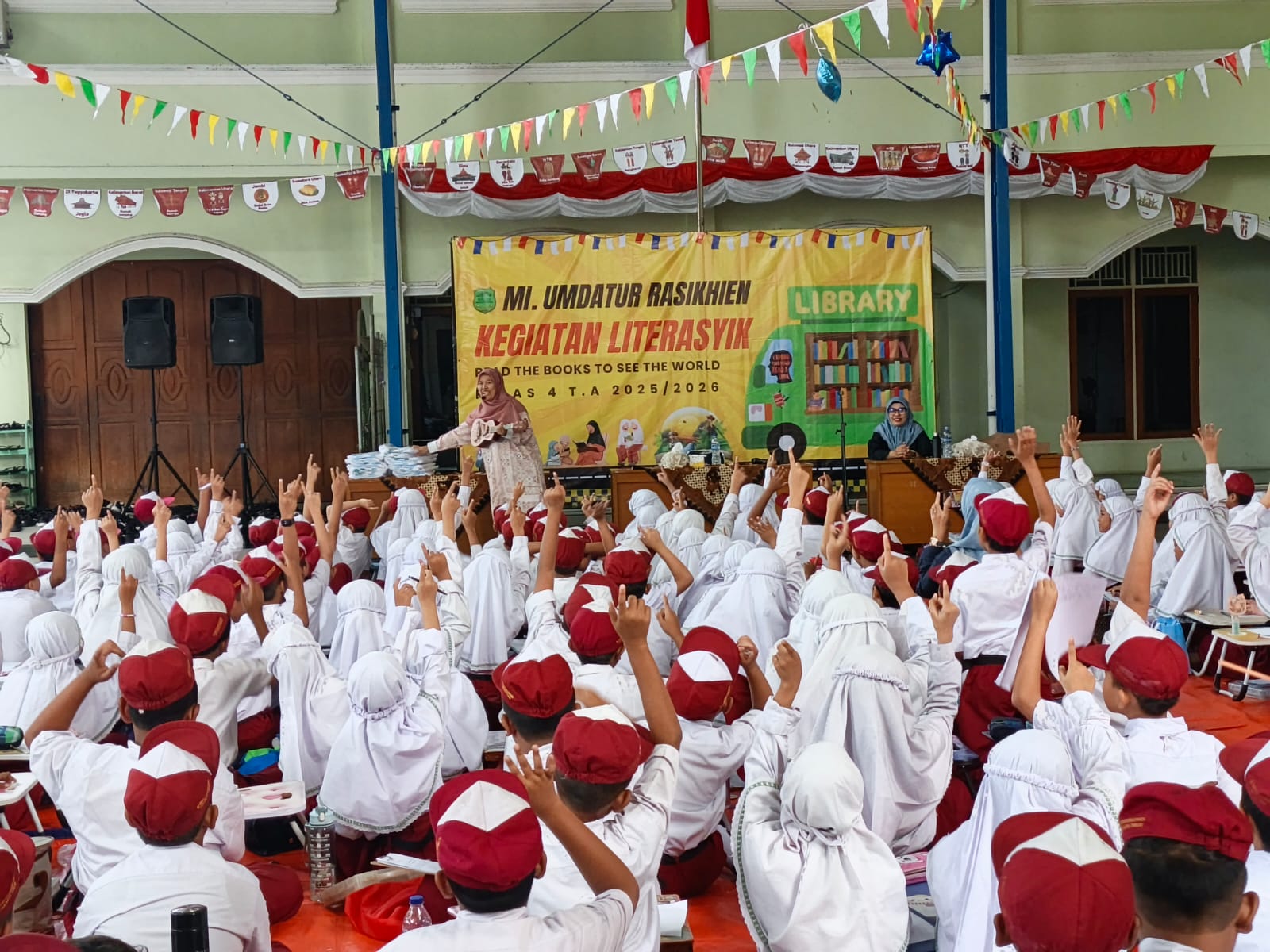 Wisata LiterAsyik Ke MI Umdatur Rasikhien